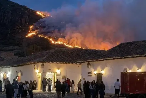Voraz incendio ha consumido ya cerca de 180 hectáreas de vegetación en Villa de Leyva y tiene en alerta a todo el municipio