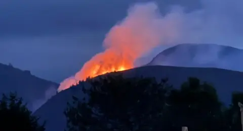 Reportan incendio forestal en Villa de Leyva, Boyacá: la emergencia se presenta en la parte alta del sector de Boquerón