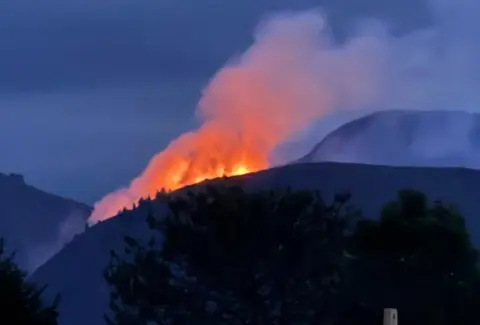 Reportan incendio forestal en Villa de Leyva, Boyacá: la emergencia se presenta en la parte alta del sector de Boquerón