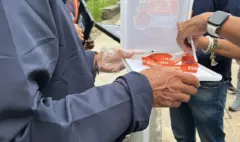 Medellín da luz verde a 61 vendedores ambulantes para trabajar legalmente durante dos años en reconocidas zonas turísticas de la ciudad