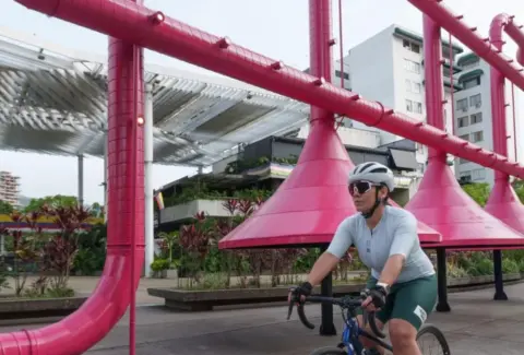 Polémica | ¿Por qué el monumento Las Trompetas de Niche está pintado de color rosado? La Alcaldía de Cali anunció investigación