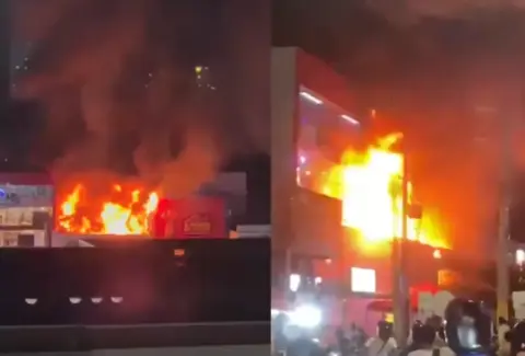 Reportan grave incendio cerca del centro comercial La Plazuela, en Cartagena: hay varios locales afectados y bomberos atienden la emergencia